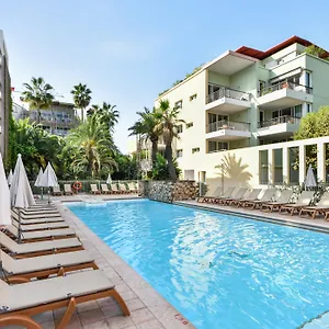 Pierre & Premium Port Prestige Lägenhetshotell Antibes